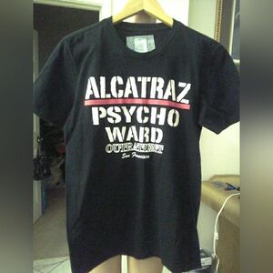 NWOT ALCATRAZ PSYCHO WARD Black Graphic T-Shirt SZ. SM
